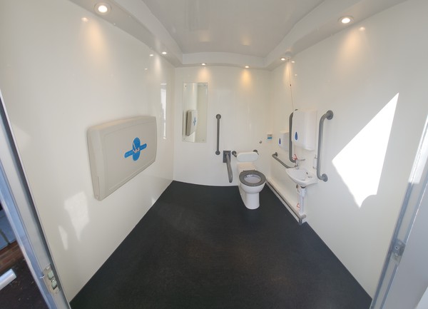 Luxury Easy Access Wheelchair Accessible Toilet Trailer For Sale