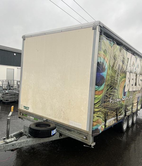Used Brian James Curtainside 3.5T Trailer For Sale