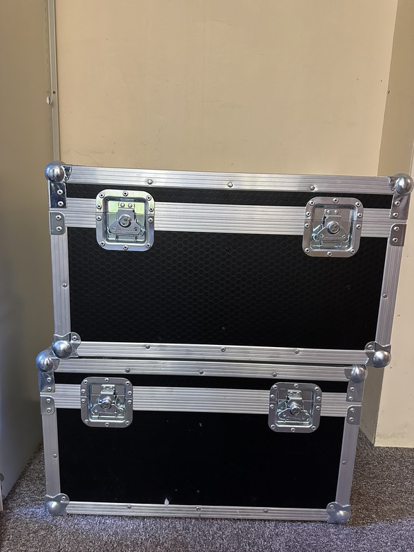 Lights in two flight cases