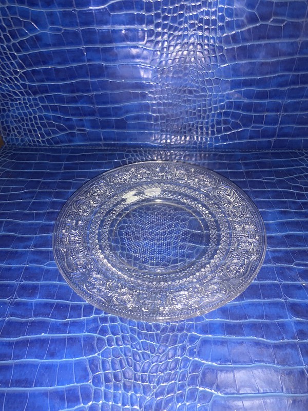 Ornate Glass Plates 7” / 80cm