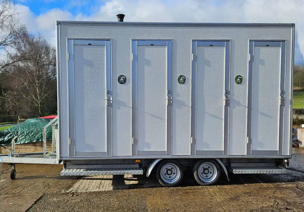 Four bay shower trailer for sale