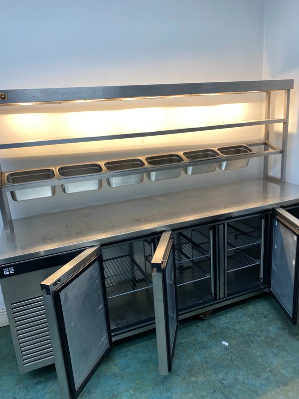 Bench / Prep fridge with heated gantry