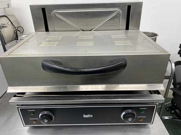 Rise and fall 3 phase electric grill