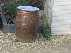 Poseur table / Whisky beer barrels
