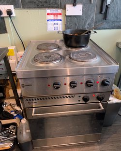 Secondhand Parry Electric 4 Ring and Fan Oven Commercial Cooker For Sale