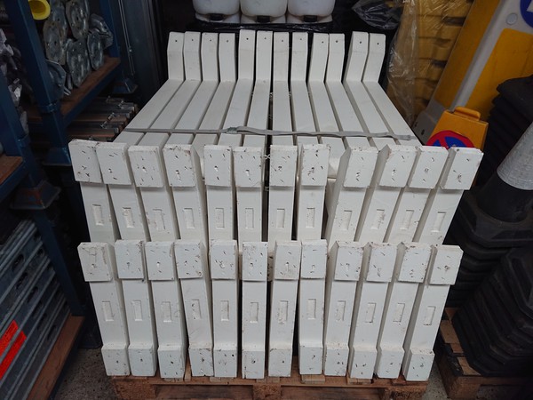 Used 6ft Wide Freestanding White Wooden Picket Fencing Panels and Posts