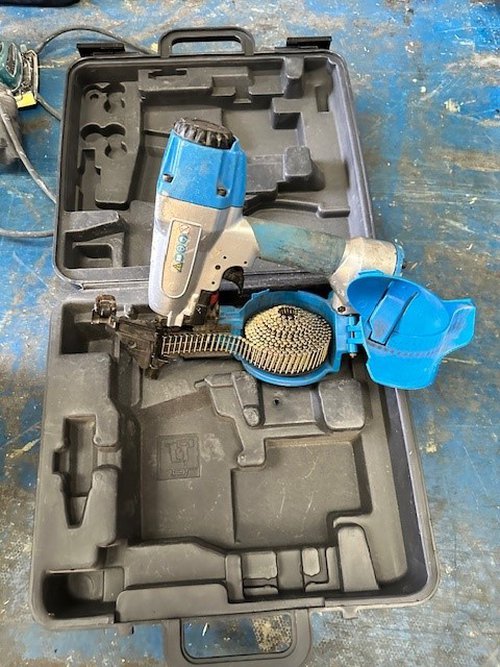 45)	Fasco Mini Coil Nailer - 22-50mm, Including 22mm Nails – 2 off