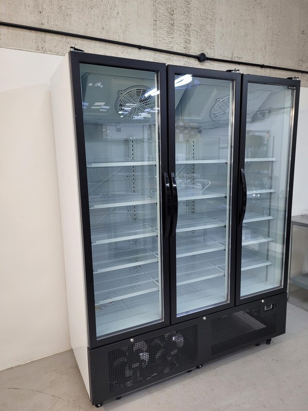 Glass door display fridge