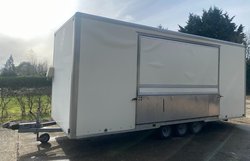 Secondhand Used Masters 6m Tri-Axle Catering Trailer For Sale