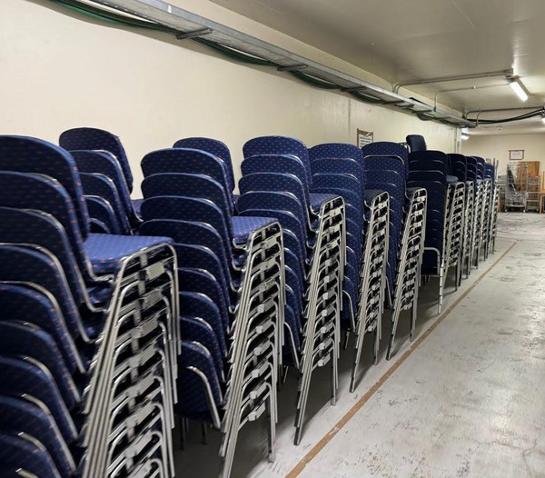 500x Stacking Banqueting Chairs For Sale