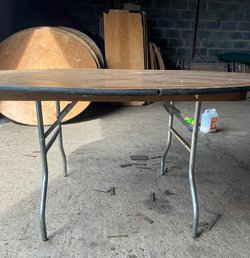 5ft Round tables for sale with folding legs