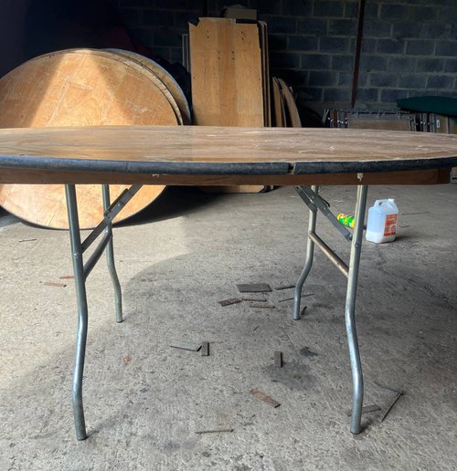 5ft Round tables for sale with folding legs 5ft Round tables for sale with folding legs