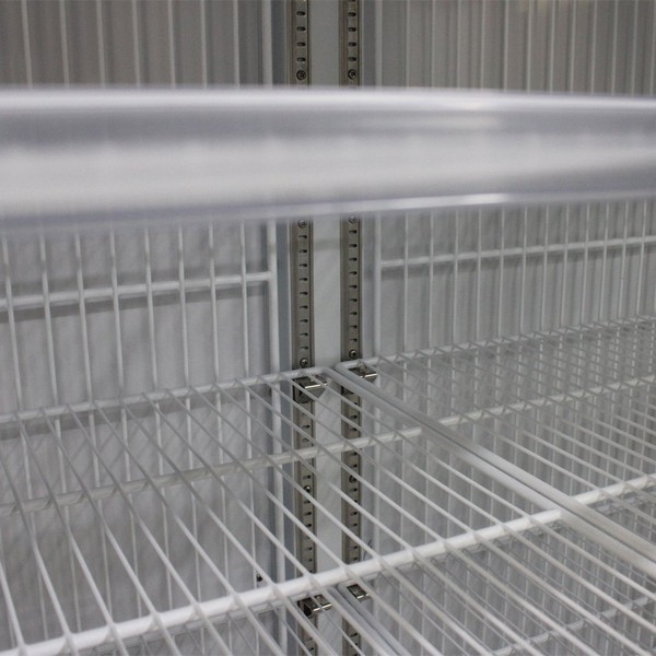 Wire shelf double display freezer