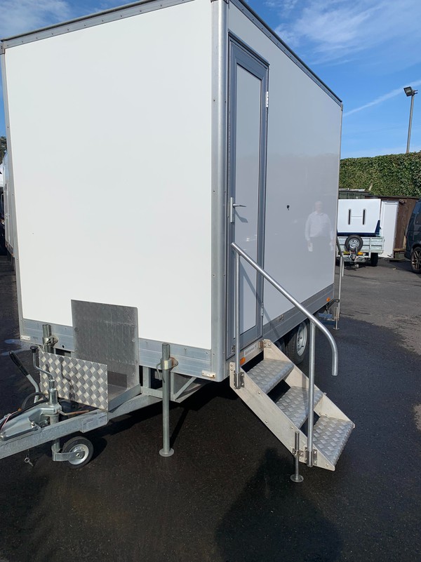Secondhand 2+1 Mobile Toilet Trailer For Sale