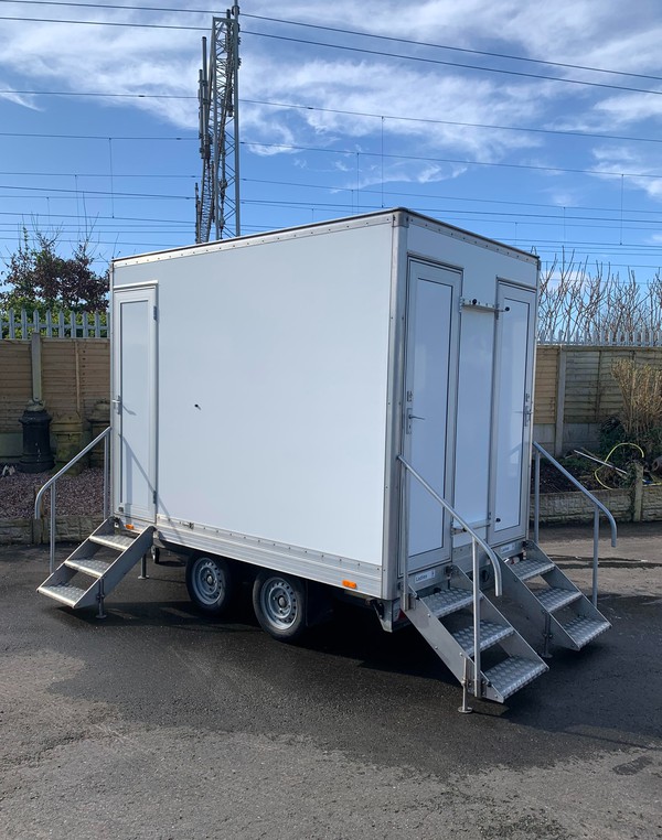 Secondhand Used 2+1 Mobile Toilet Trailer