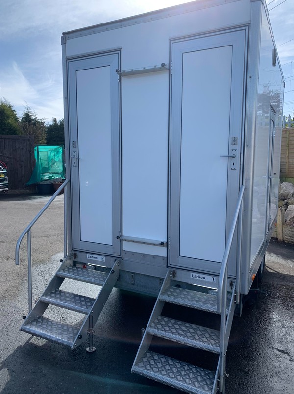 Secondhand Used 2+1 Mobile Toilet Trailer For Sale