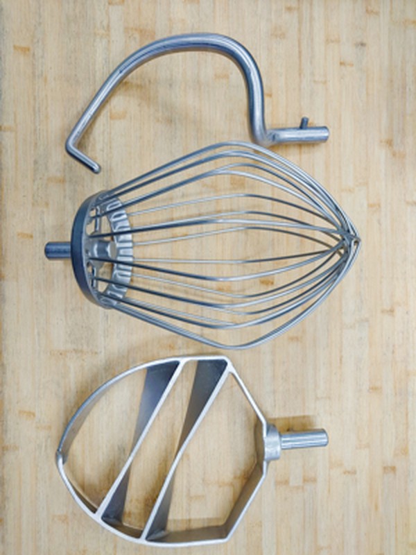 Mixing attachments beater, whisk and dough hook