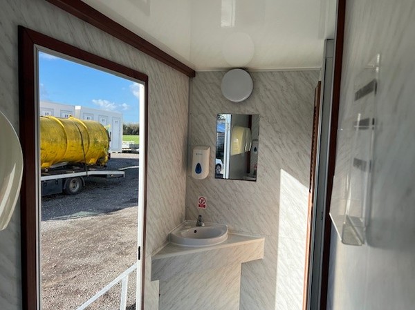 Used 2x 4 + 1 Toilet Trailers