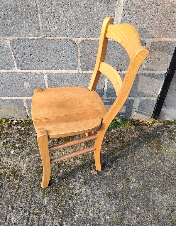 Secondhand 40x Natural Lacquer Solid Beech Chairs