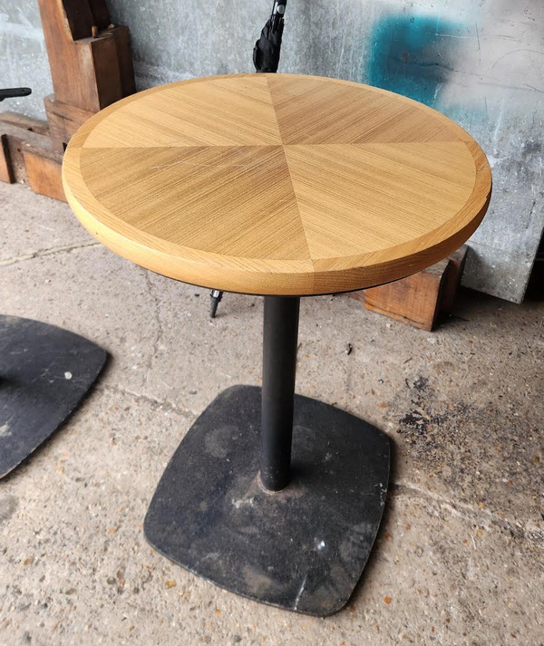 Round cafe tables