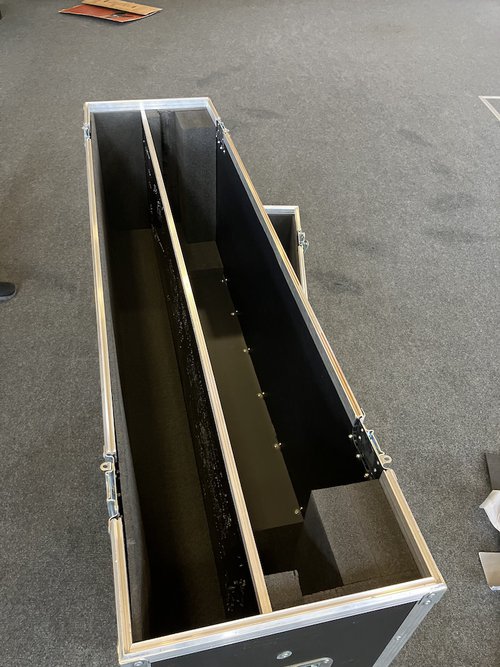 65'' TV Flight Case - Hitchin 65'' TV Flight Case - Hitchin