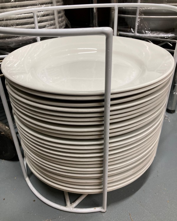 Secondhand White Dinner Plates For Sale