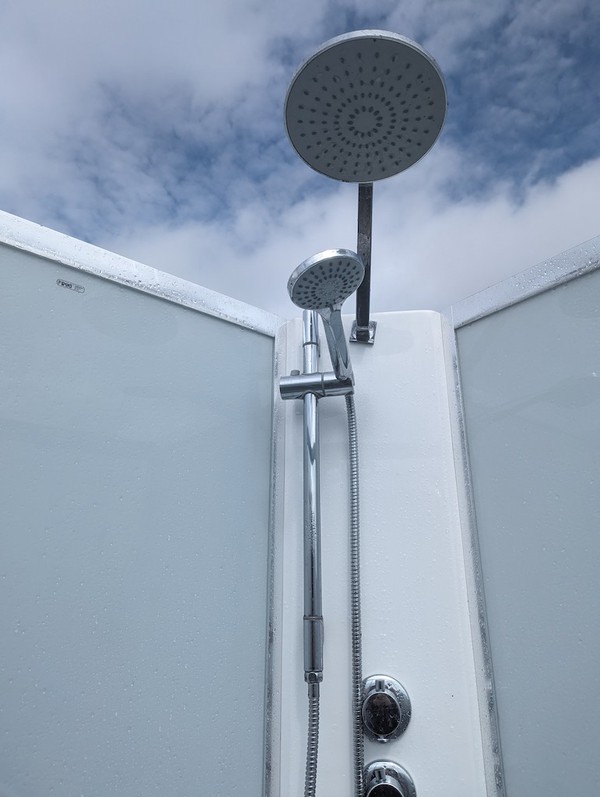 Free Standing Enclosed Corner Showers for sale