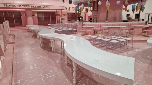 White S Shaped Wavy Tables White S Shaped Wavy Tables