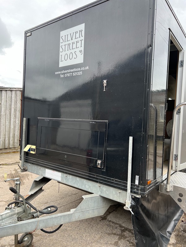 Secondhand Black 2 + 1 Toilet Trailer And Two Urinals For Sale