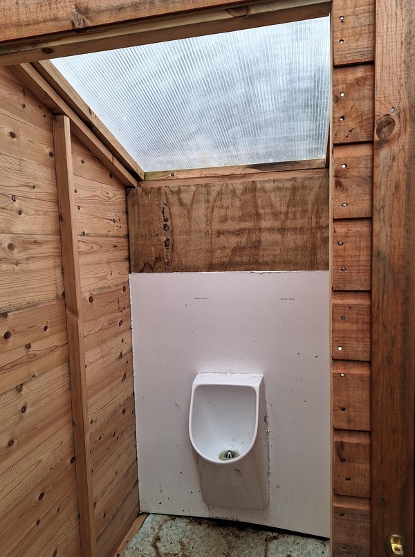 Standalone Urinal