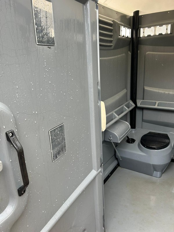 Mobile disabled toilet