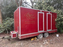 Red 3+1 Toilet trailer