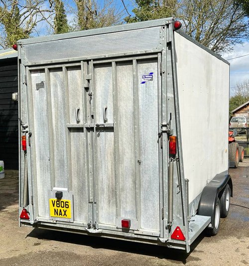 Ifor Williams Box Trailer BV126 7' Ifor Williams Box Trailer BV126 7'
