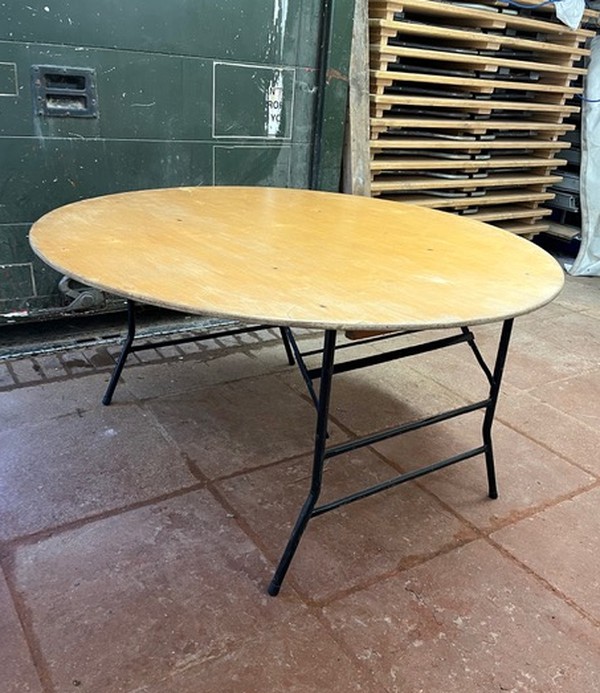 Used 10x 5ft Round Tables For Sale