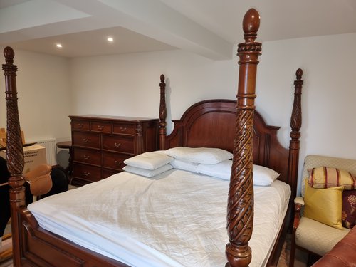Secondhand Used Hardwood Bedroom Furniture Set For Sale