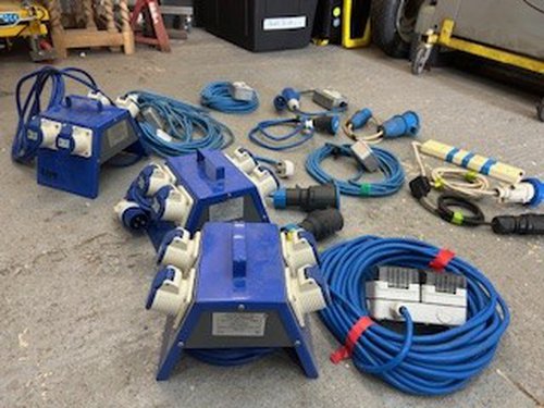 Secondhand Comando 16A 250V Splitters and Mixture of Spare Cables and Connections For Sale Secondhand Comando 16A 250V Splitters and Mixture of Spare Cables and Connections For Sale
