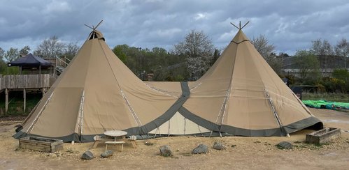 2x Kata Tipi Giant Hat - Suffolk 2x Kata Tipi Giant Hat - Suffolk