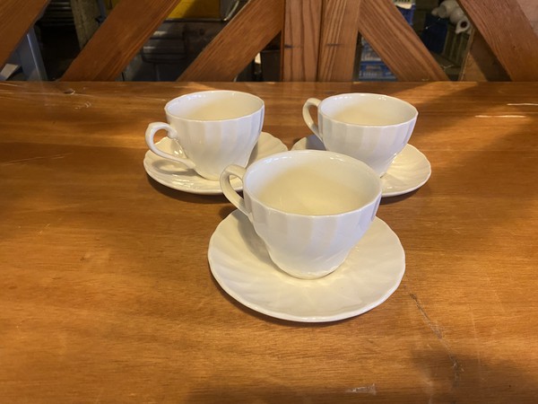 Churchill Chelsea Cups and Saucers For Sale