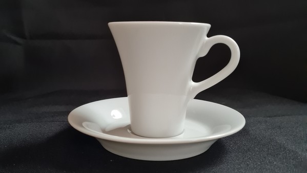 New Lubiana Izabelle Demi-Tasse Cups and Saucers 10CL For Sale