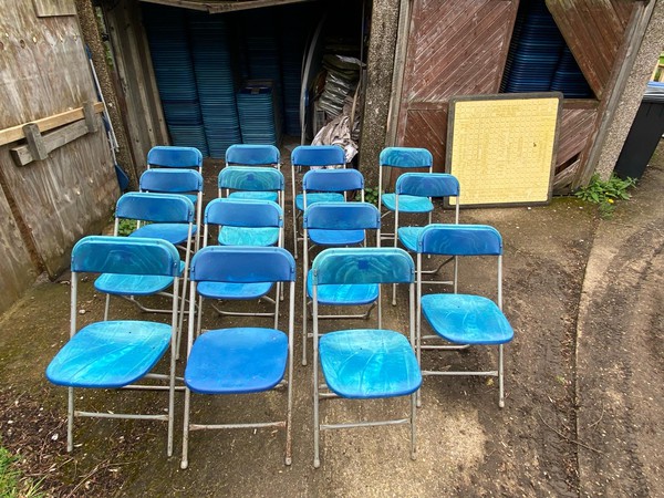 Secondhand Used Blue Folding Chairs For Sale