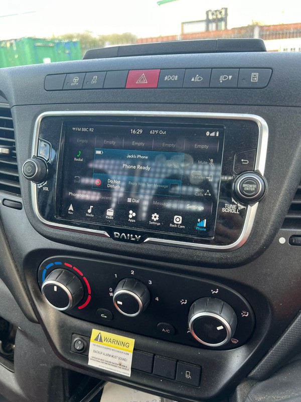 Phone connected radio Iveco Daily