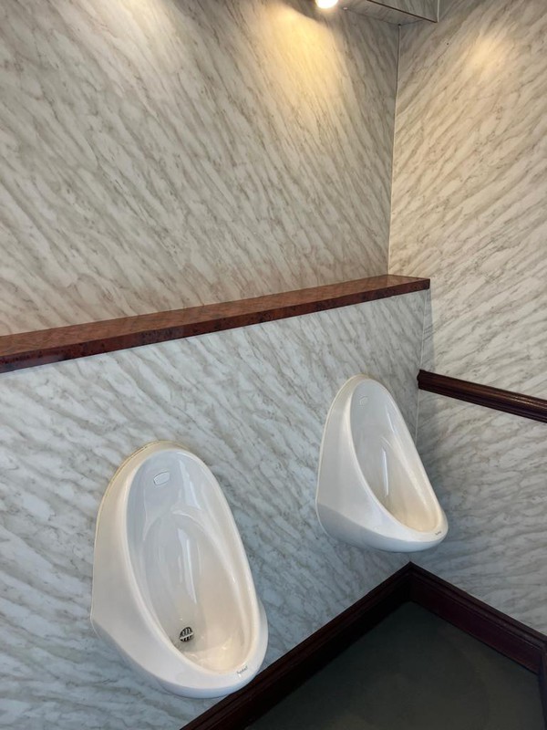 Gent's Urinals