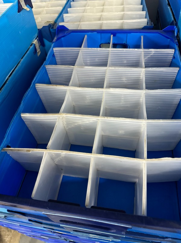 Secondhand 208x Correx Storage Boxes Multiple Sizes For Sale