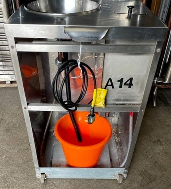 Secondhand Parry Mobile Heated Hand Wash Sink