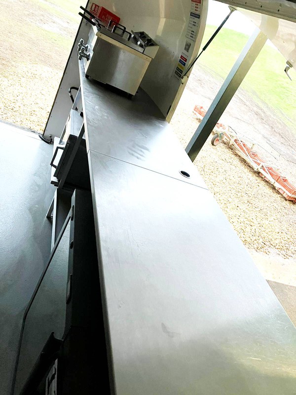 Stainless steel counter / hatch