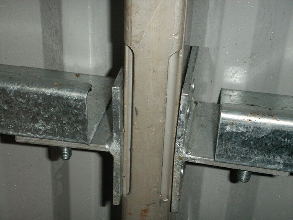 Metal wall supports
