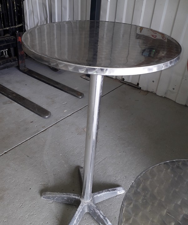 Aluminium Round Topped Table