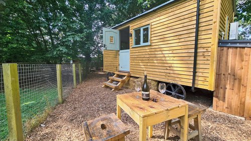 Secondhand Used Luxury Shepherd's Hut For Sale Secondhand Used Luxury Shepherd's Hut For Sale