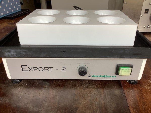 DentalFarm Export - 2 Vibrating Table