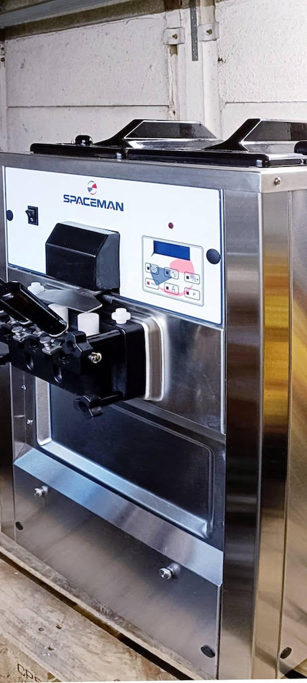 Spaceman T29 Countertop Soft Ice Cream Machine - Clitheroe, Lancashire 6